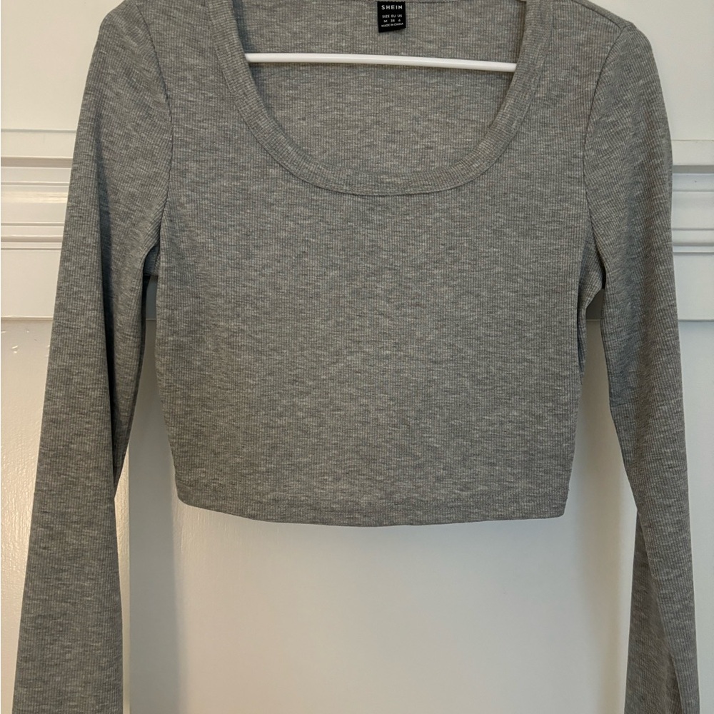 Gray Long Sleeve Cropped Tee